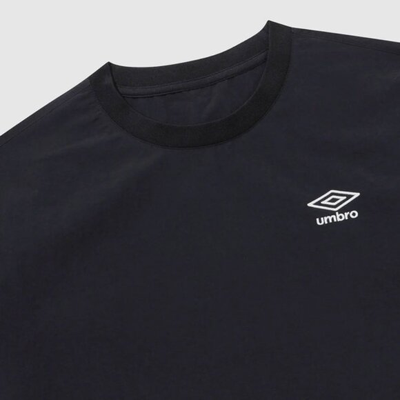 NEW Umbro Men's L Classic Short Sleeve Piste Nylon Top Black Athleisure Sporty - Picture 3 of 16